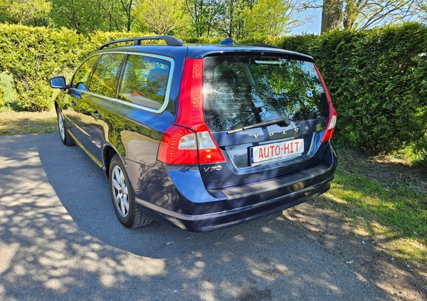 Volvo V70 cena 33900 przebieg: 236000, rok produkcji 2013 z Pińczów małe 704